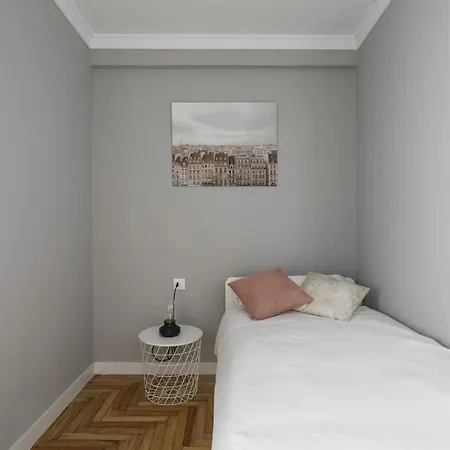 Apartamento En El Corazon De Con 4 Y Garaje Gratuito - Es-210-4 Apartment *