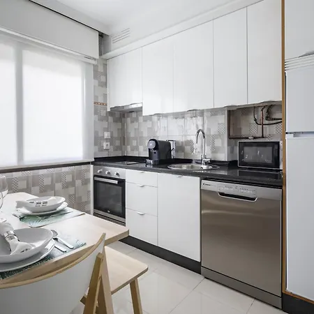 Apartment Apartamento En El Corazon De Con 4 Y Garaje Gratuito - Es-210-4